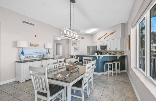 Avalon Beach Estates Condo | Crystal View 203 3 bedroom/ 3 bath unit Beach service great view SO MUCH SPACE