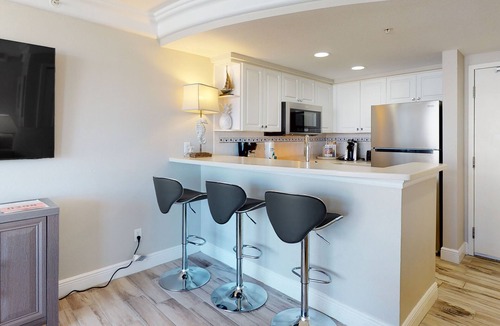Ortona Park Condo | Cushy ocean-view suite with gym & high-speed WiFi