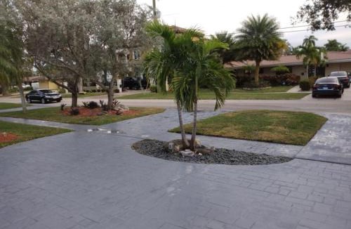 Lighthouse Point House | CUSTOM LUXURY POOL HOME 4 BD/ 3.1 BA