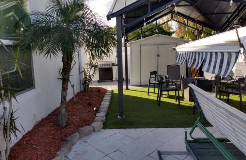 Lighthouse Point House | CUSTOM LUXURY POOL HOME 4 BD/ 3.1 BA