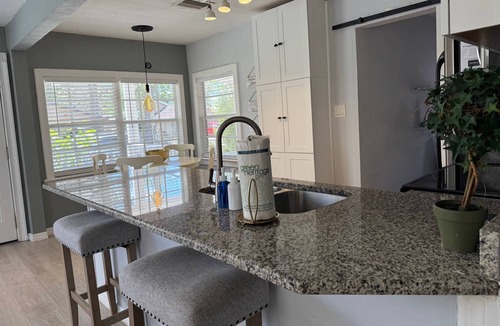 Bearss Plaza House | Cute and Cozy 2 bedroom bungalow in Seminole Heights
