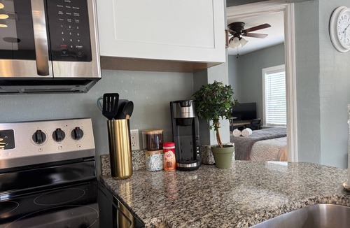 Bearss Plaza House | Cute and Cozy 2 bedroom bungalow in Seminole Heights