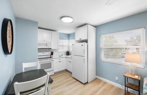 Madeira Beach Apartment | Cute and Cozy Unit- John's Pass - Surf Song #211