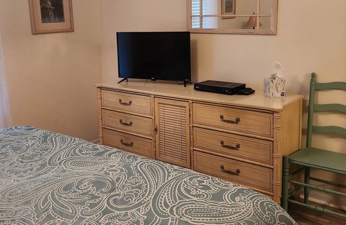 Everglades City Villa | Cute and Cozy villa with a screened front deck in the heart of the Everglades.