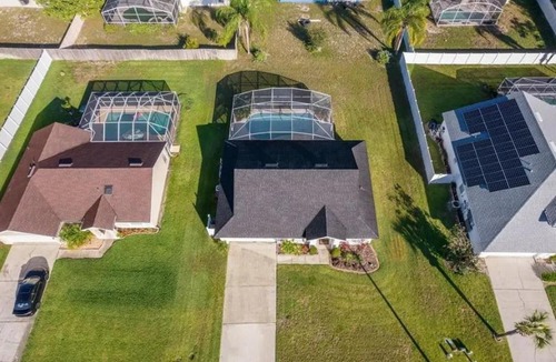 Sunridge Woods House | Cute Beach Villa w POOL/ 9 mile to Disney