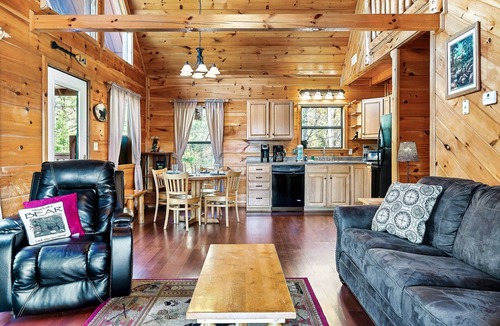 Caton Cabin | Cute Cabin w/hot tub, fire pit, pool table - close to PF/Gatlinburg!
