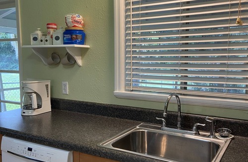 Inverness House | Cute, clean home on big private lot in Inverness FL.
