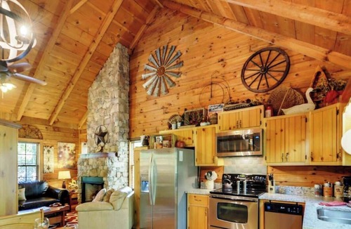 Ellijay Cabin | Cute Creekfront, rustic, hot tub, pet friendly-fenced yard, screened porch