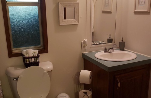 Fellowship House | Cute Home in the Countryside Near Hits