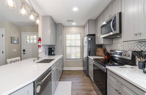Port Royal House | Cute Home w/Fenced Yard + Bikes, Beach Pass & EV Charger, 10 Mins to Everything