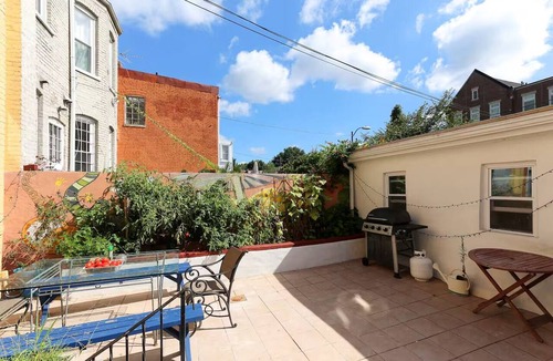 Near Northeast Apartment | Cute, private 1BR in heart of Capitol Hill!