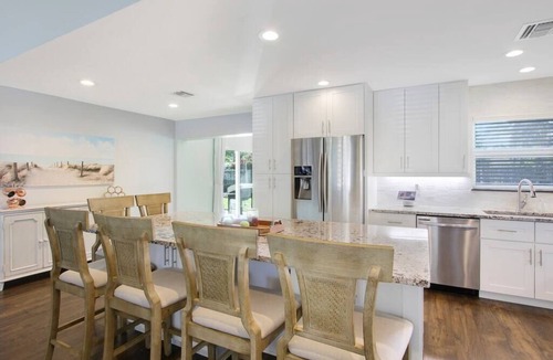Florida North Atlantic Coast House | Cutting-edge & Cozy 4 Bed 2 Bath North Palm Beach!