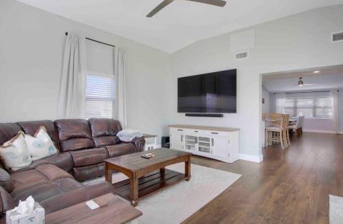Florida North Atlantic Coast House | Cutting-edge & Cozy 4 Bed 2 Bath North Palm Beach