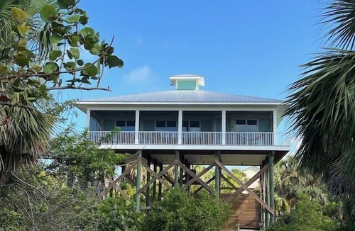 Placida House | Cuttlefish Cottage: Beautiful home with great beach views!