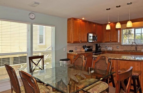 Miramar Beach House | Daily Activities Included🚤🎣👙| PRIVATE BEACH, Spacious Beachfront Townhouse☀️⛱🌊