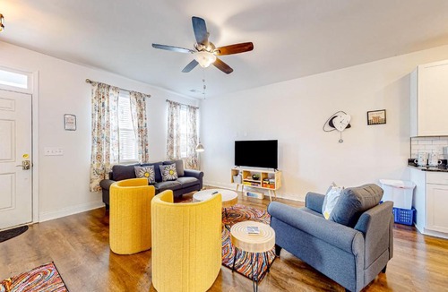 North Charleston House | Daisy Place