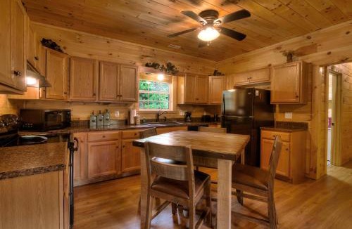 Sevierville Ski Chalet | Dancing With The Bears