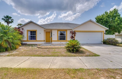 Thousand Oaks House | Davenport Home w/Pool & Hot Tub ~ 9 Mi to Disney!