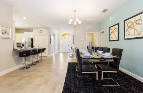 Loughman Villa | Davenport Villa - Stay10 - Parking - Pool - HotTub