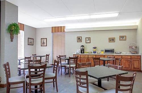 Statesboro Hotel | Days Inn by Wyndham Statesboro