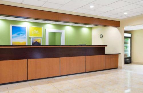 Absecon Hotel | Days Inn by Wyndham Absecon Atlantic City Area