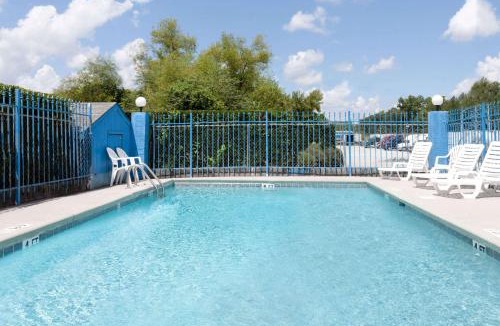 State Park Hotel | Days Inn by Wyndham Columbia NE Fort Jackson