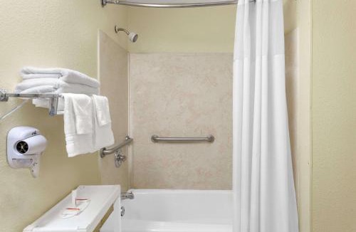 State Park Hotel | Days Inn by Wyndham Columbia NE Fort Jackson