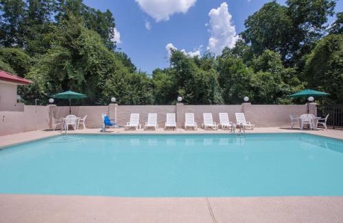 Dublin Hotel | Days Inn by Wyndham Dublin GA