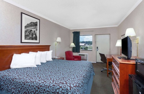 Morristown Hotel | Days Inn by Wyndham Morristown