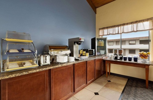 Oak Ridge Hotel | Days Inn by Wyndham Oak Ridge Knoxville