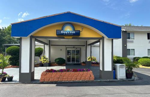 Runnemede Hotel | Days Inn by Wyndham Runnemede Philadelphia Area