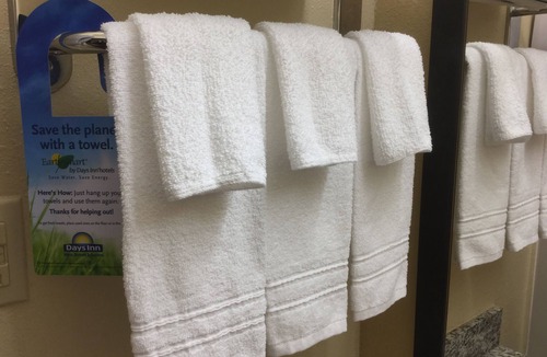 West Columbia Hotel | Days Inn & Suites by Wyndham Columbia Airport