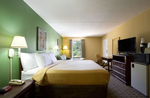 Duncan Hotel | Days Inn & Suites by Wyndham Duncan/Spartanburg