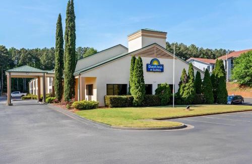 Peachtree Corners Hotel | Days Inn & Suites by Wyndham Peachtree Corners Norcross