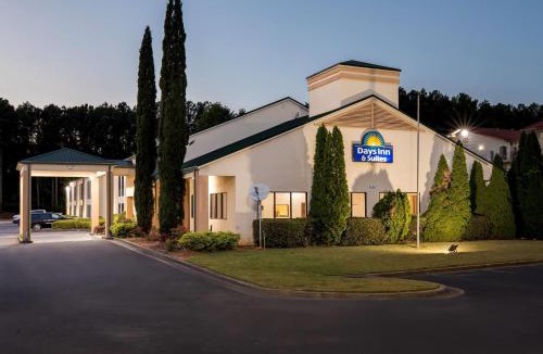 Peachtree Corners Hotel | Days Inn & Suites by Wyndham Peachtree Corners Norcross