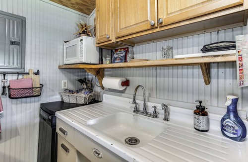 Dayton Cottage | Dayton Cabin on 42-acre Farm: Fish, Hike, Unwind!