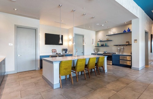 Daytona Beach Apartment | Daytona 2BR Getaway Parking Family and Pet-Friendly