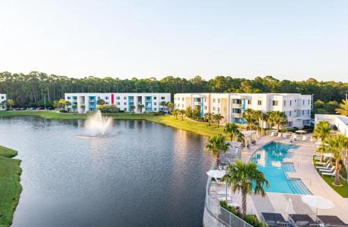 Daytona Beach Apartment | Daytona 3BR Getaway Pool Gym Pet Friendly