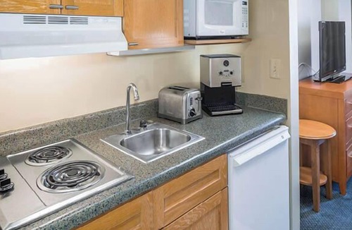 Daytona Beach Villa | Daytona Beach | Beach Days | Pool & Boardwalk | 2BR Lockoff