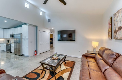 Holly Hill House | Daytona Beach Vacation Home ~ 4 Mi to Main St Pier