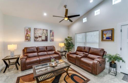 Holly Hill House | Daytona Beach Vacation Home about 4 Mi to Main St Pier