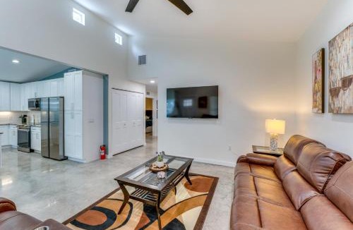 Holly Hill House | Daytona Beach Vacation Home about 4 Mi to Main St Pier