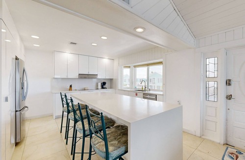 Cutthroat Harbor Estates House | Dazzling Bayfront Home w/2 Boat Docks, Huge Deck, 1 Kayak, Pool Table -1 Dog OK