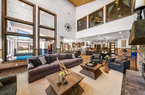 Wears Valley House | Dazzling New Lux Bowling Pickleball Pool Mtn Views