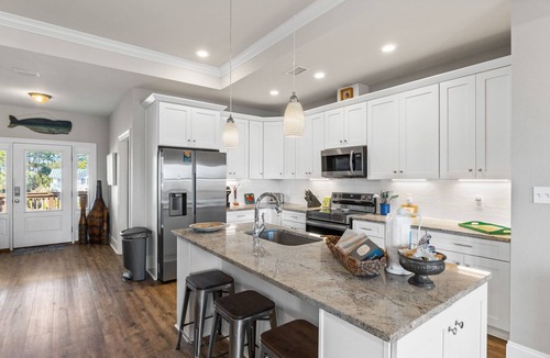 East End House | De La Sol: 4th of July week now available as a Friday or Saturday check in!