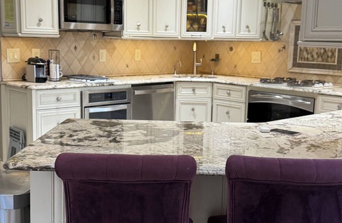 Maitland House | De Lux Maison Suite 16 - Luxury Home with up to 25' high ceilings. Sleeps 16-18