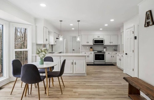 Decatur House | Decatur Estate: 6 Bedrooms, Game Room, Elegant Design