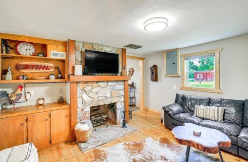 Piney Creek House | Deck & Scenic View: Historic Cabin in Piney Creek!