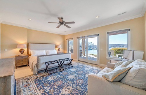 Moneta House | Deep Water Lakefront Oasis 5br+3 Flex Rooms: Deep Dock+Firepit+Kayaks; Sleeps 18
