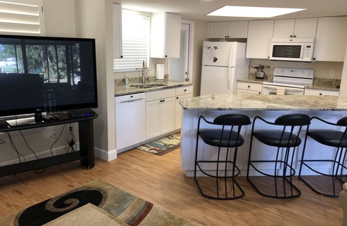 Homosassa House | Deep Water Retreat, Dock, Heated Pool, Kayaks, Bikes, Close to all Hotspots!